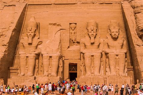  Abu Simbel-templet – En hyllning till faraoner och ett skådespel av tiden!