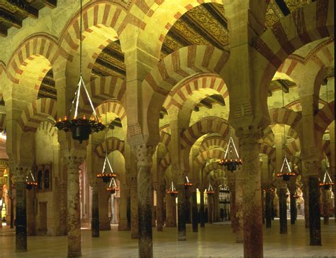  Catedral de Córdoba: En Monumental Hyllning till Historien och En Arkitektonisk Masterpiece!