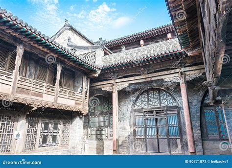 Wang Family Courtyard - En Monumental Residens med Historisk djup och Storslagen Arkitektur!