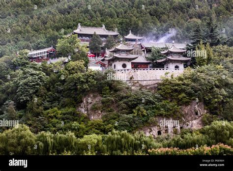 Xiangshan Temple! En gammal skatt som väntar på att upptäckas!